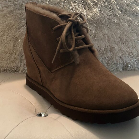 Ugg Boots - Picture 1 of 6